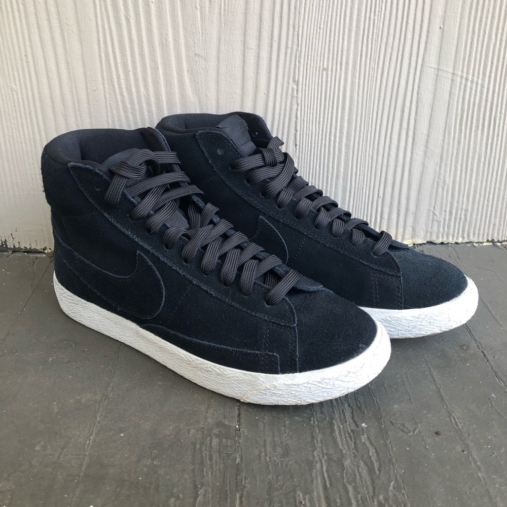 Nike (5Y/7.5W) high top sneakers